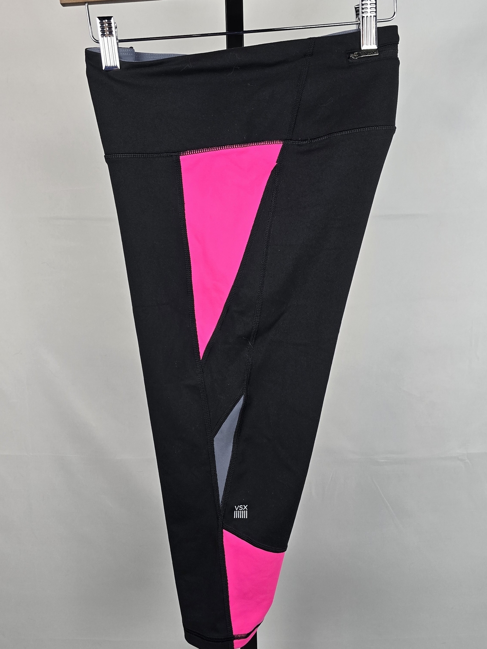 Victoria's Secret Knockout Crop Leggings Size Medium